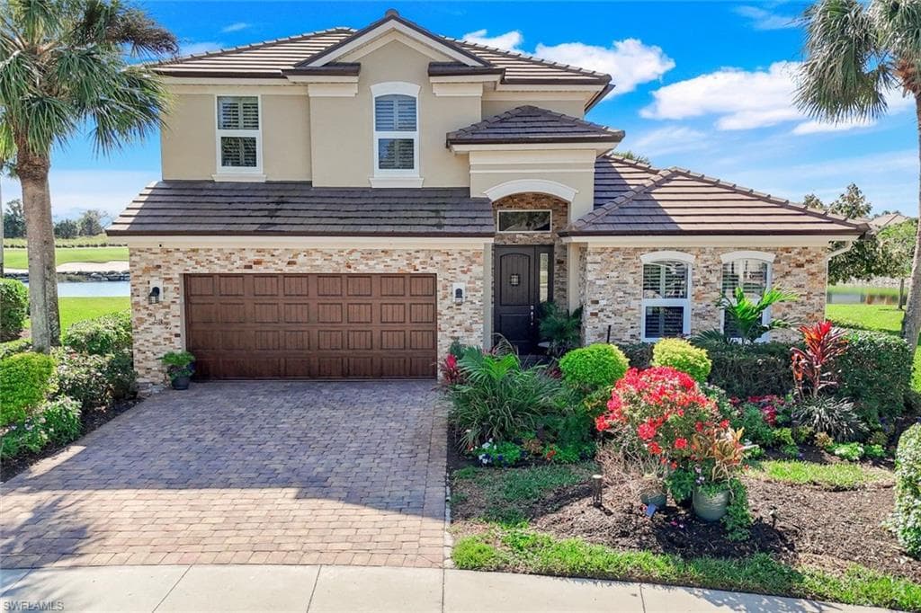 9132 Crystal Ct, Naples, FL 34120-2