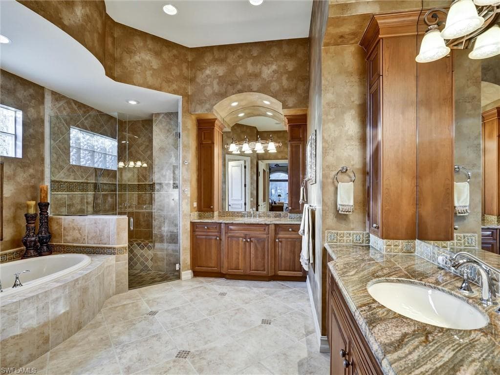 9113 Terrabella Ct, Naples, FL 34109-28