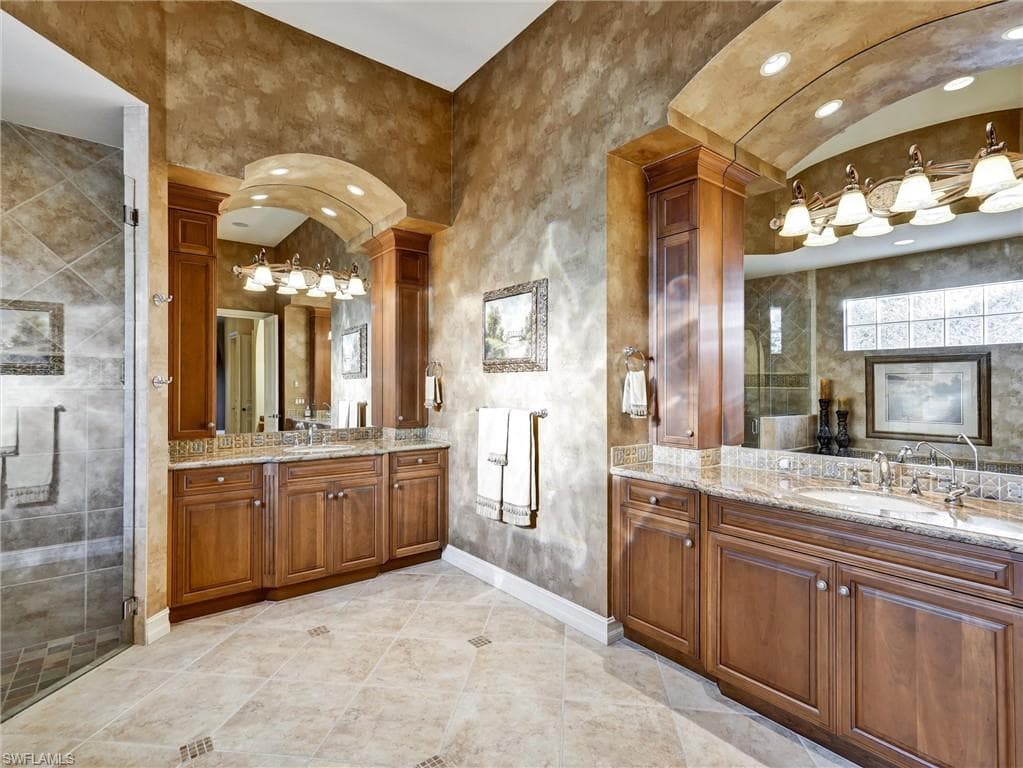9113 Terrabella Ct, Naples, FL 34109-30