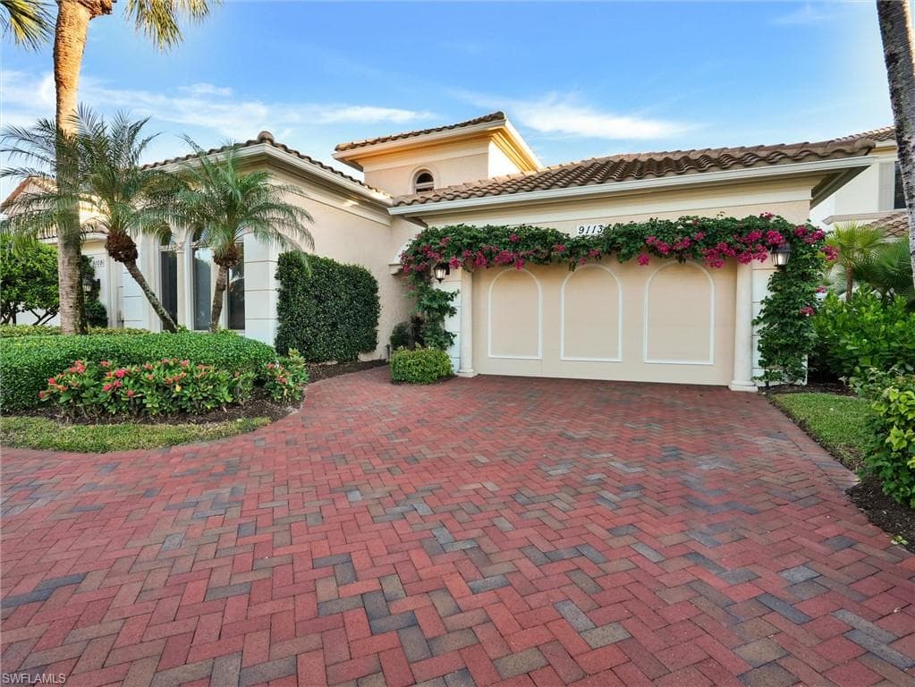 9113 Terrabella Ct, Naples, FL 34109-3
