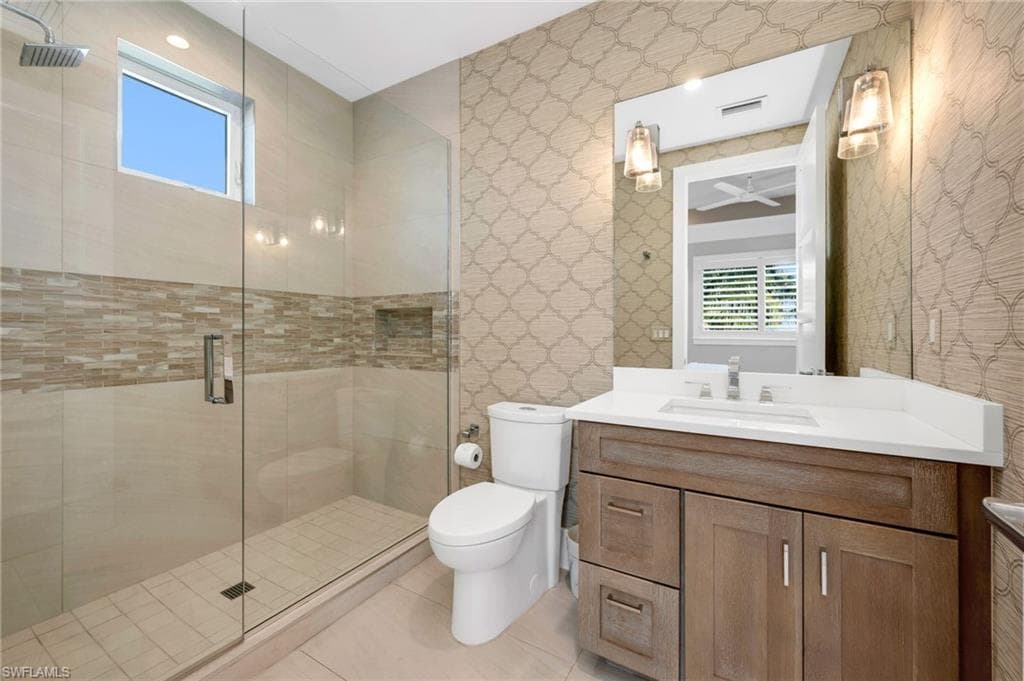 1667 Vinland Way, Naples, FL 34105-20