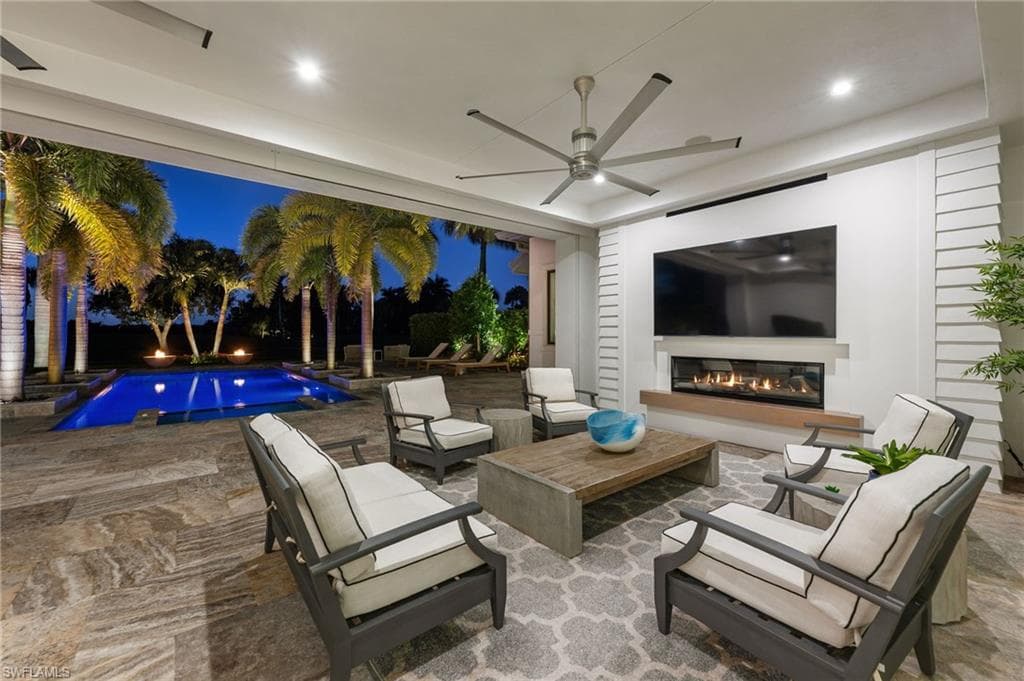 1667 Vinland Way, Naples, FL 34105-27
