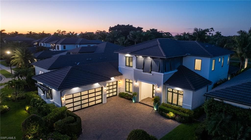 1667 Vinland Way, Naples, FL 34105-34