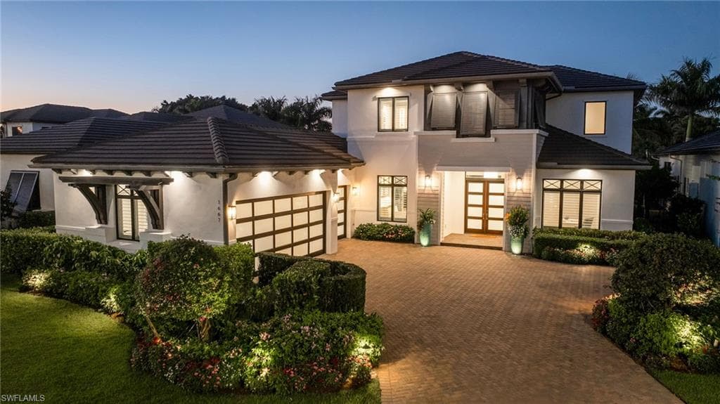 1667 Vinland Way, Naples, FL 34105-3