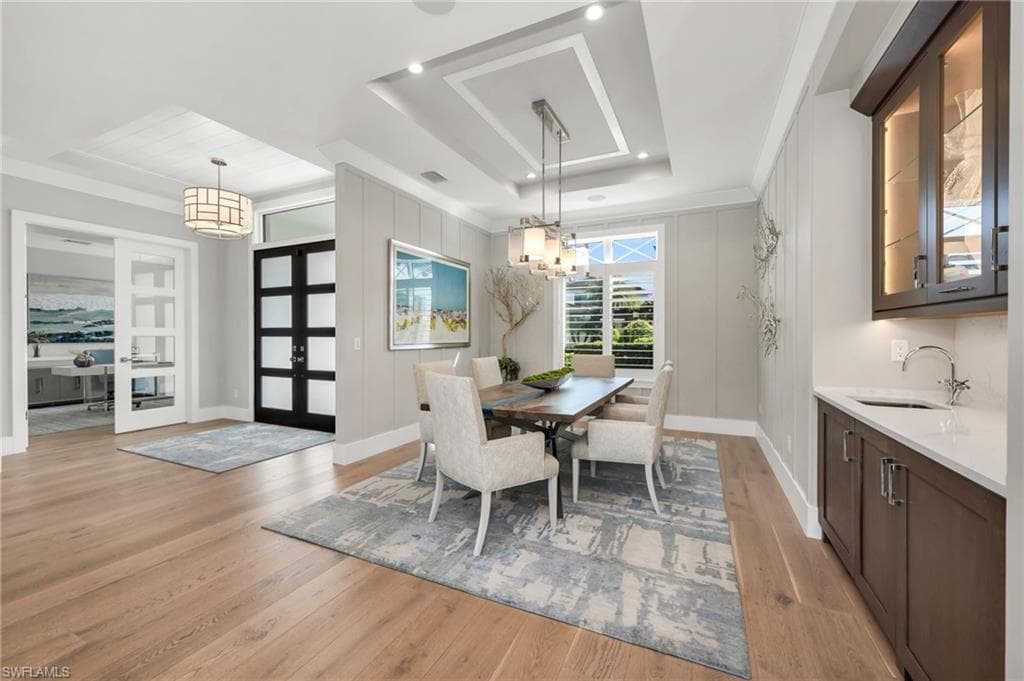 1667 Vinland Way, Naples, FL 34105-7