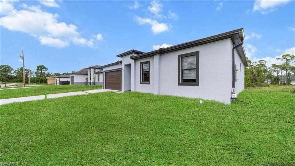 925 Winters St E, Lehigh Acres, FL 33974-5