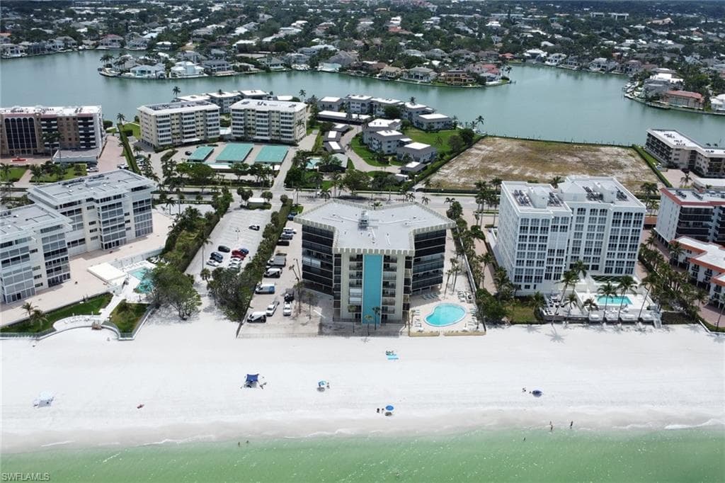3399 Gulf Shore Blvd N 303, Naples, FL 34103-1