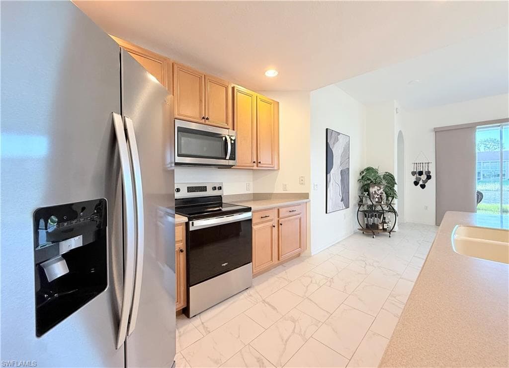 6817 Sterling Greens Dr 8, Naples, FL 34104-10