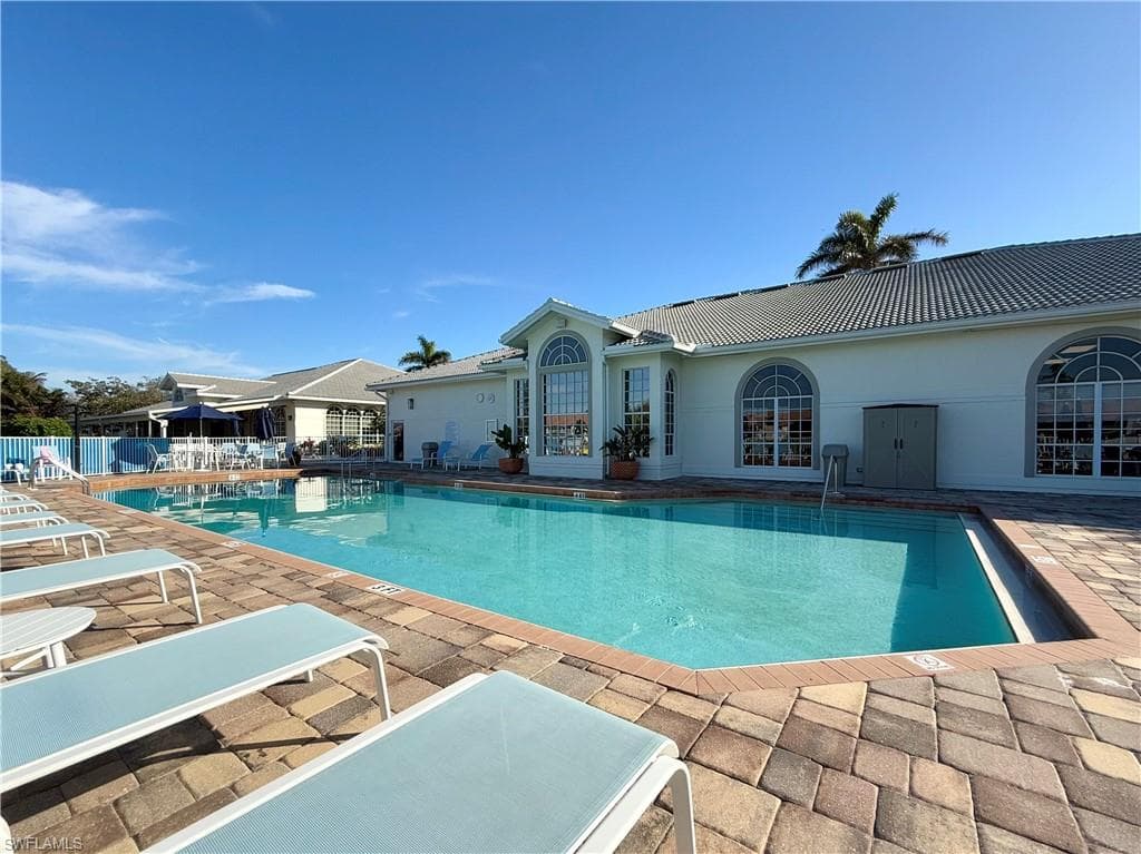 6817 Sterling Greens Dr 8, Naples, FL 34104-33