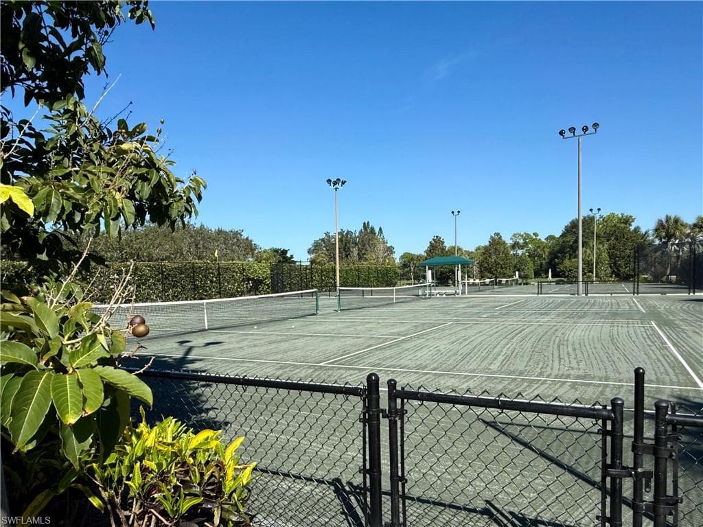6817 Sterling Greens Dr 8, Naples, FL 34104-34