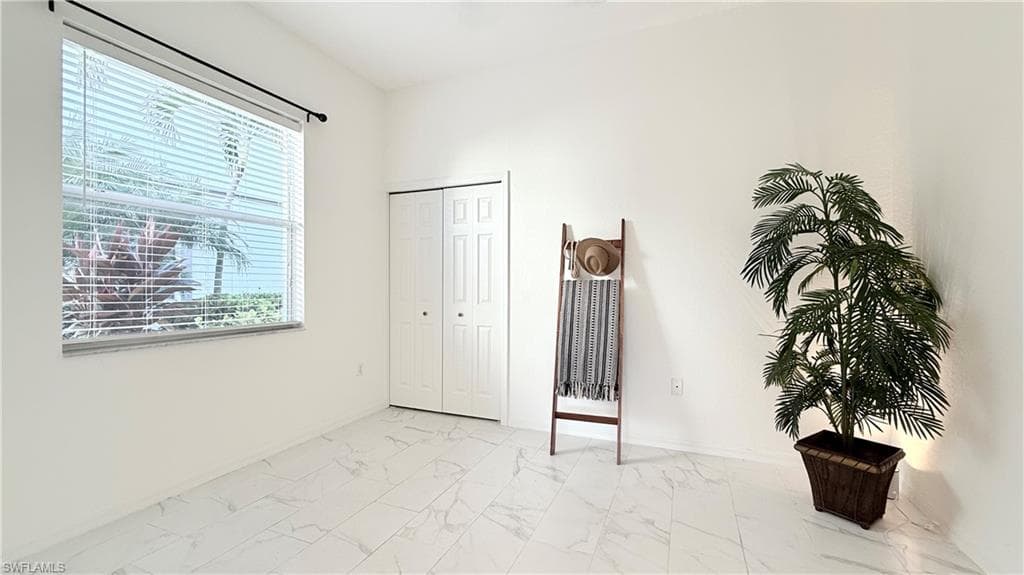 6817 Sterling Greens Dr 8, Naples, FL 34104-6