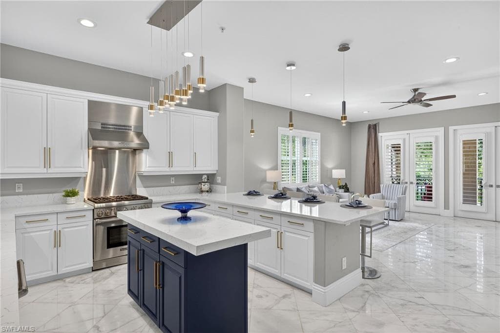 2830 Tiburon Blvd E 102, Naples, FL 34109-11