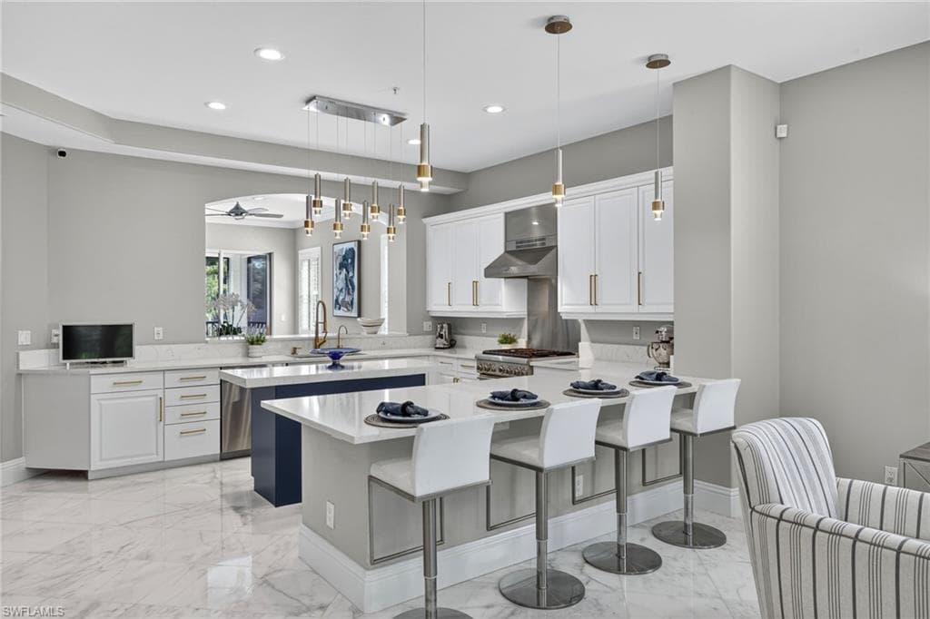 2830 Tiburon Blvd E 102, Naples, FL 34109-12