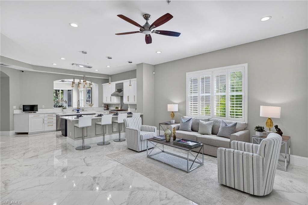 2830 Tiburon Blvd E 102, Naples, FL 34109-13