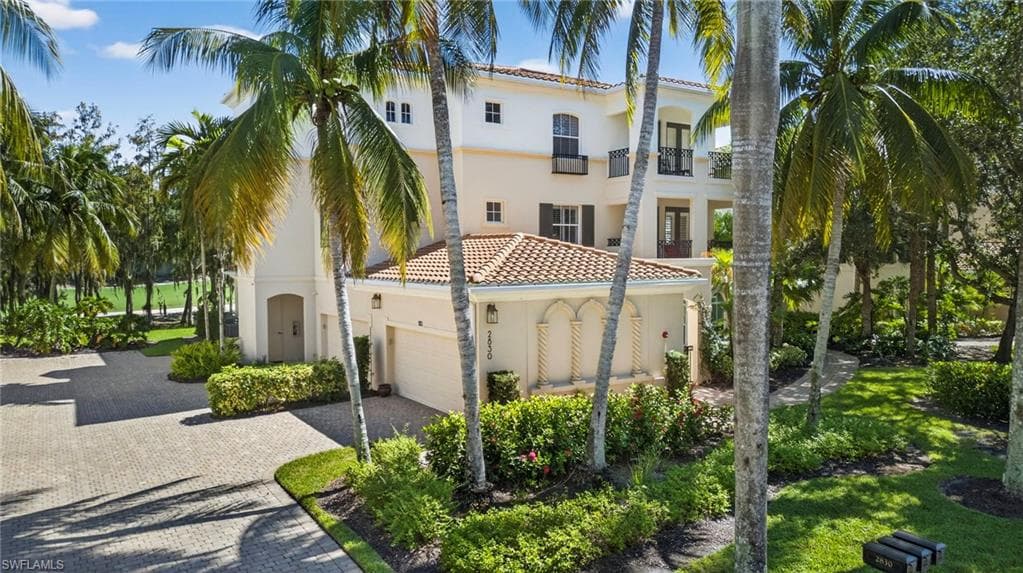 2830 Tiburon Blvd E 102, Naples, FL 34109-29