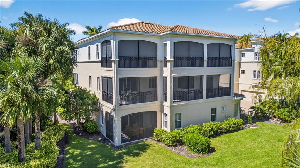 2830 Tiburon Blvd E 102, Naples, FL 34109-30