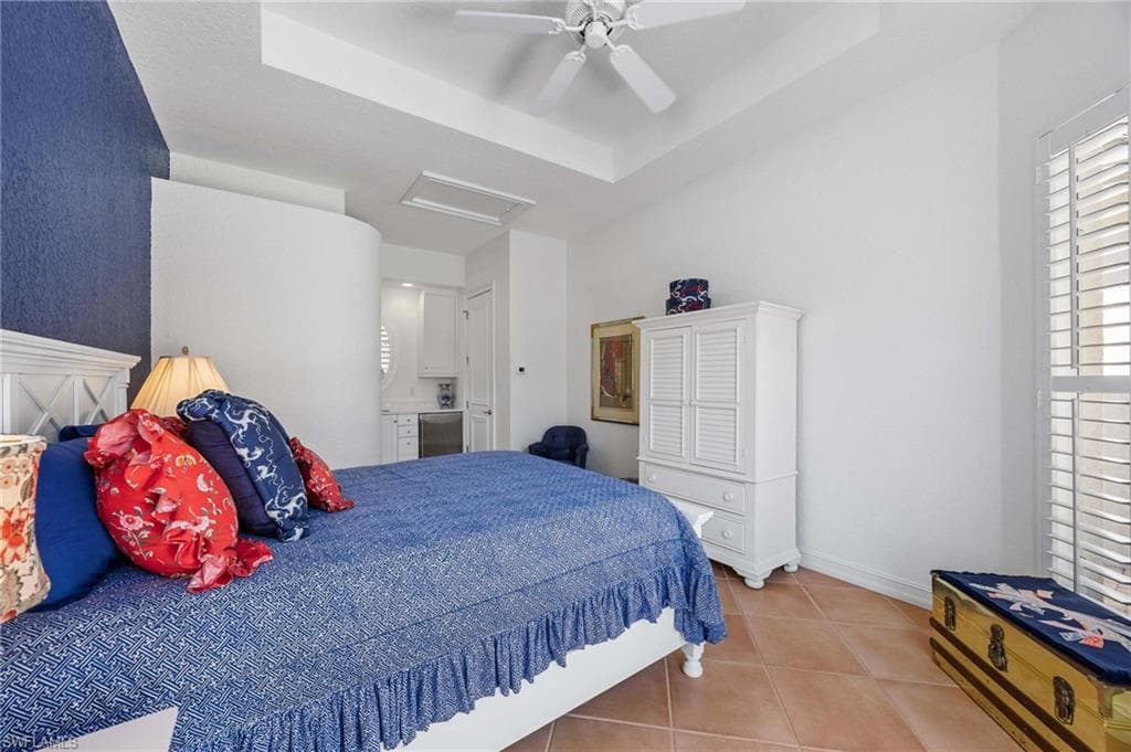 1268 Grand Isle Ct, Naples, FL 34108-27