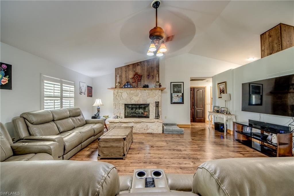 9081 Alena Ct, North Fort Myers, FL 33903-14