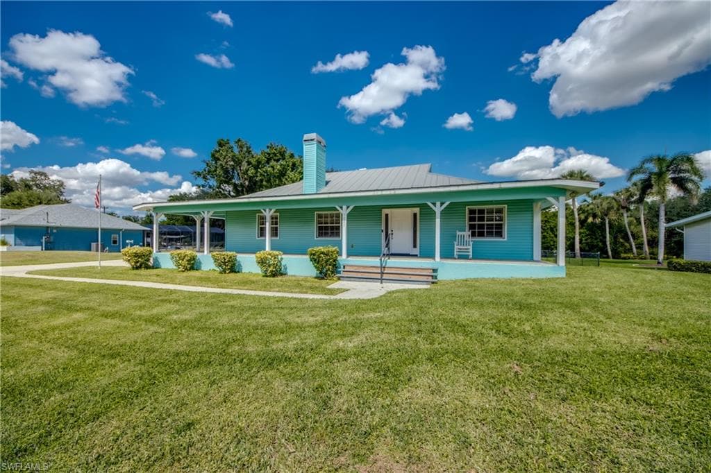9081 Alena Ct, North Fort Myers, FL 33903-2