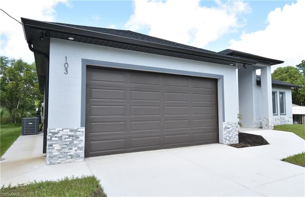 103 Scott Ave, Lehigh Acres, FL 33936-3