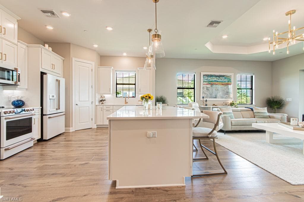 15248 Zeno Way 201, Naples, FL 34114-8