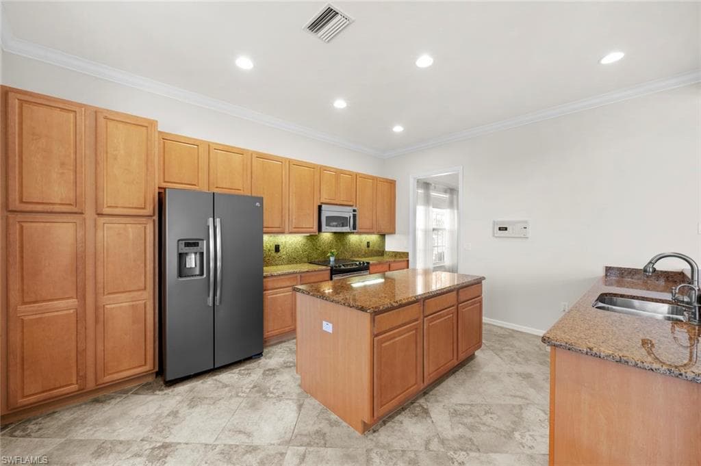 9094 Links Dr, Fort Myers, FL 33913-14