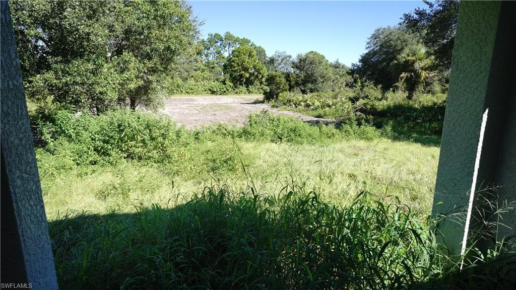 666 Vanola Ct, Lehigh Acres, FL 33972-12