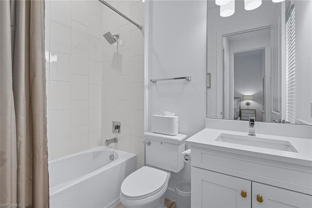 15326 Turin Dr, Naples, FL 34114-17