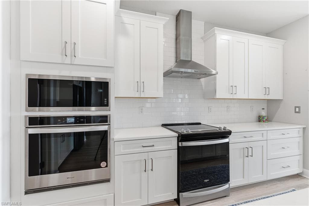 2055 Grove Dr, Naples, FL 34120-10