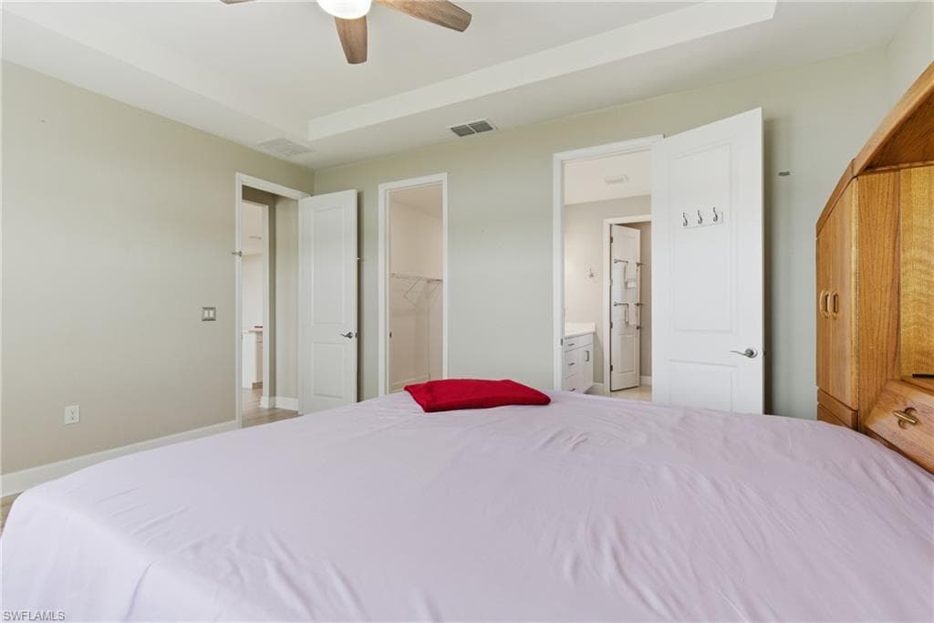 2055 Grove Dr, Naples, FL 34120-21