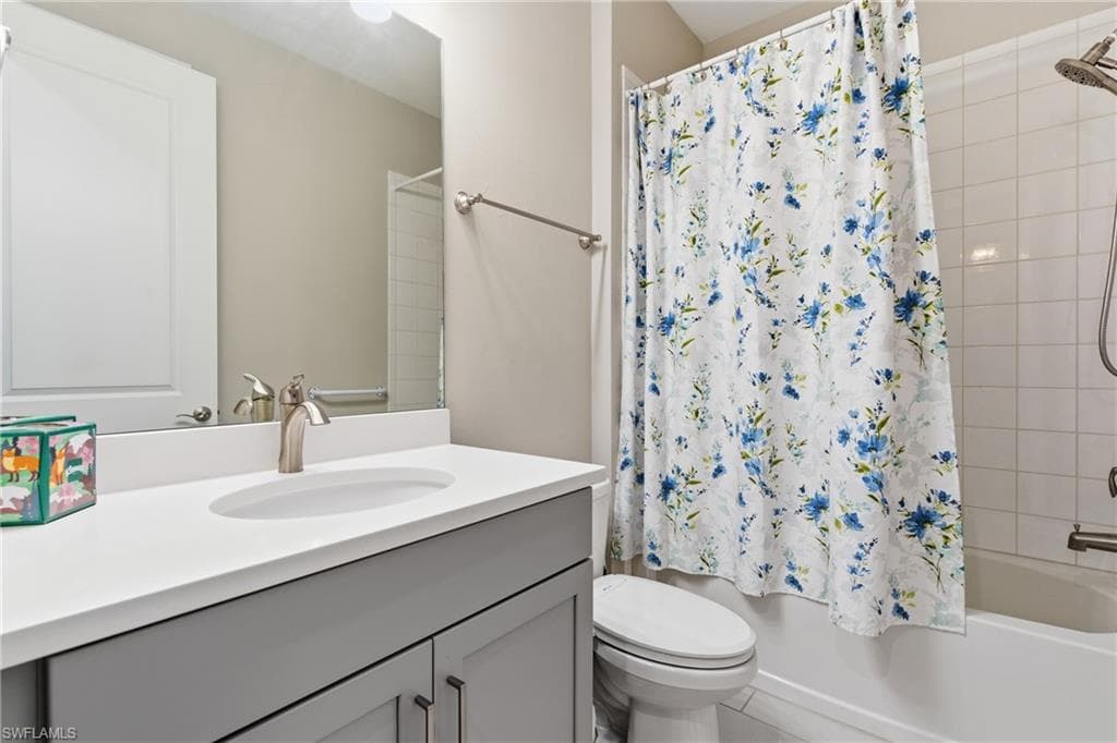 2055 Grove Dr, Naples, FL 34120-22