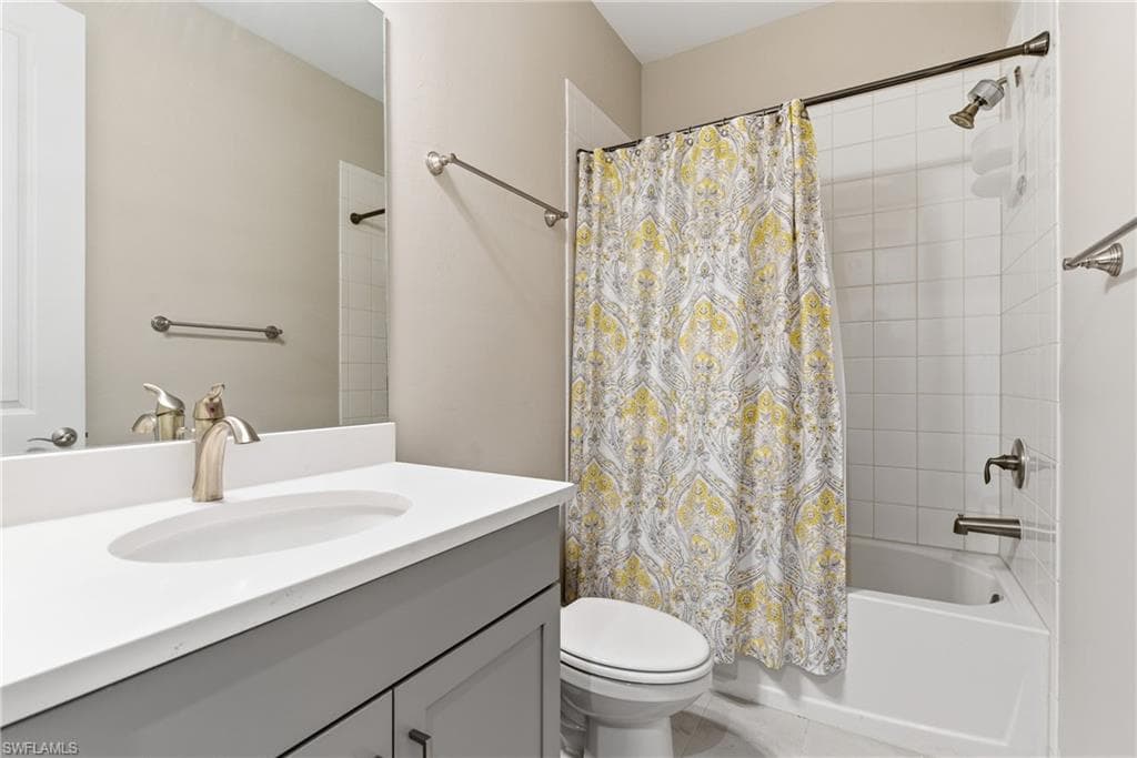 2055 Grove Dr, Naples, FL 34120-30