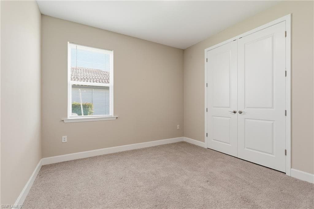 2055 Grove Dr, Naples, FL 34120-31