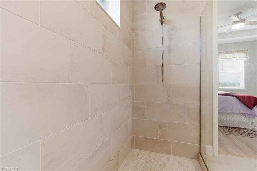 2055 Grove Dr, Naples, FL 34120-38