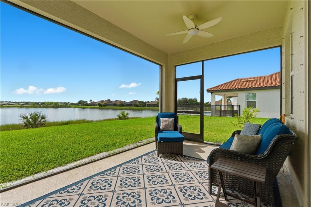 2055 Grove Dr, Naples, FL 34120-40