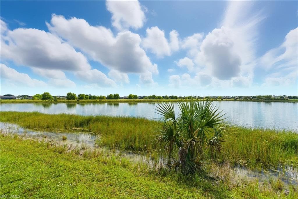 2055 Grove Dr, Naples, FL 34120-46