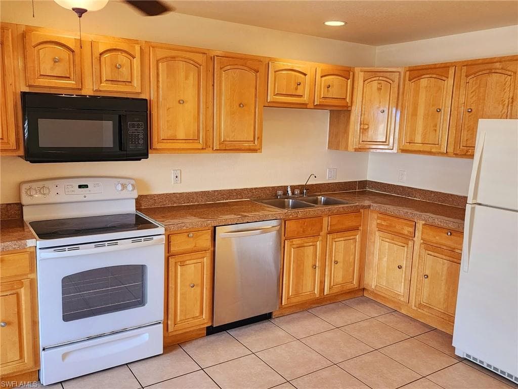208-210 Ichabod Ave, Lehigh Acres, FL 33973-6