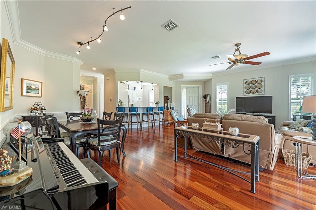 5005 Maxwell Cir 7-101, Naples, FL 34105-3