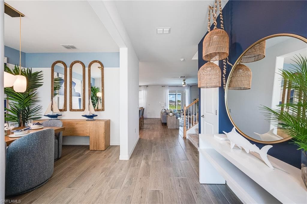 2318 Avocado Ln, Naples, FL 34120-8