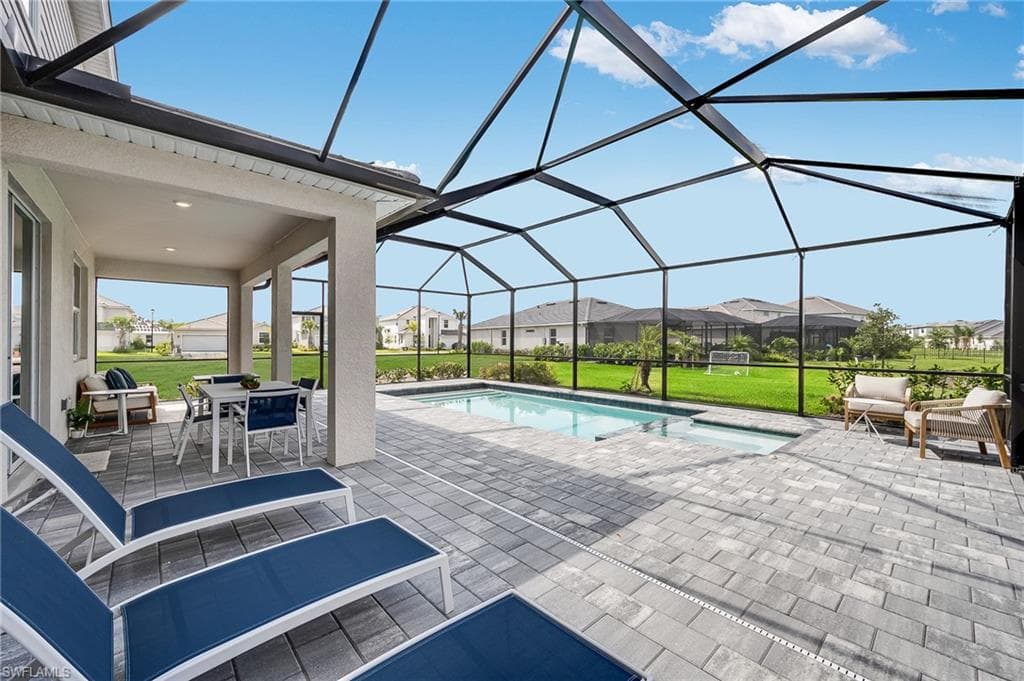 2318 Avocado Ln, Naples, FL 34120-15