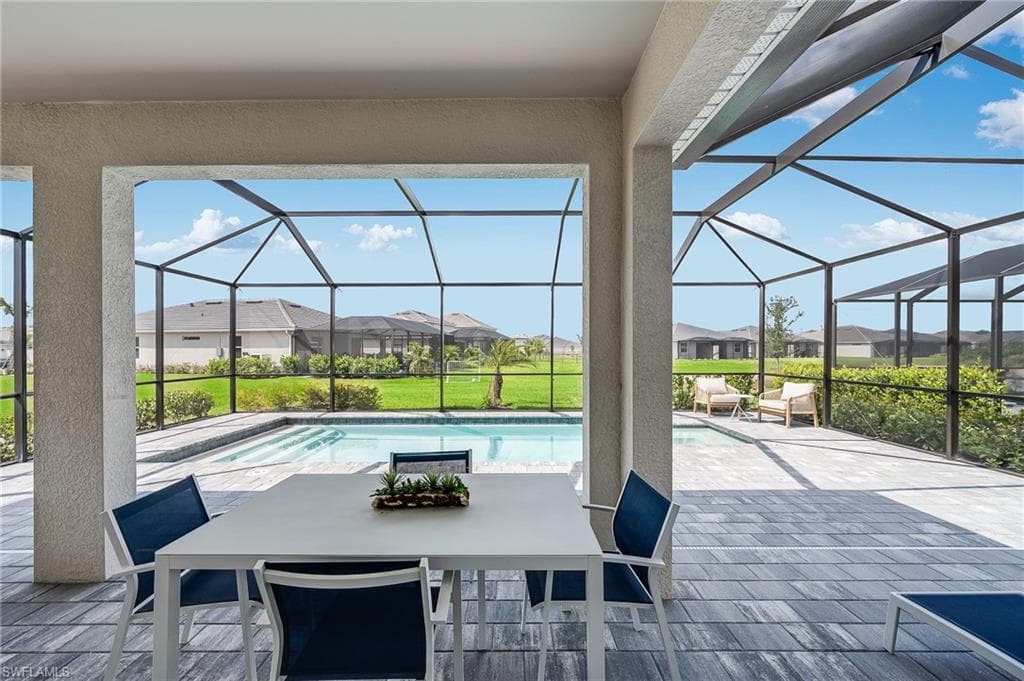 2318 Avocado Ln, Naples, FL 34120-17