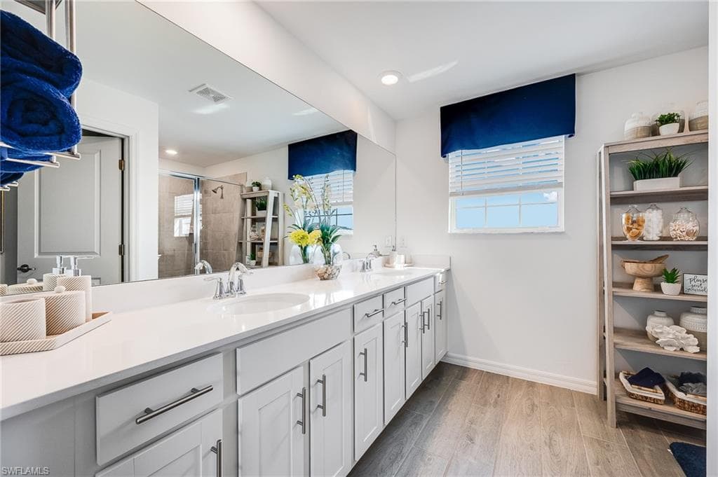 2318 Avocado Ln, Naples, FL 34120-24