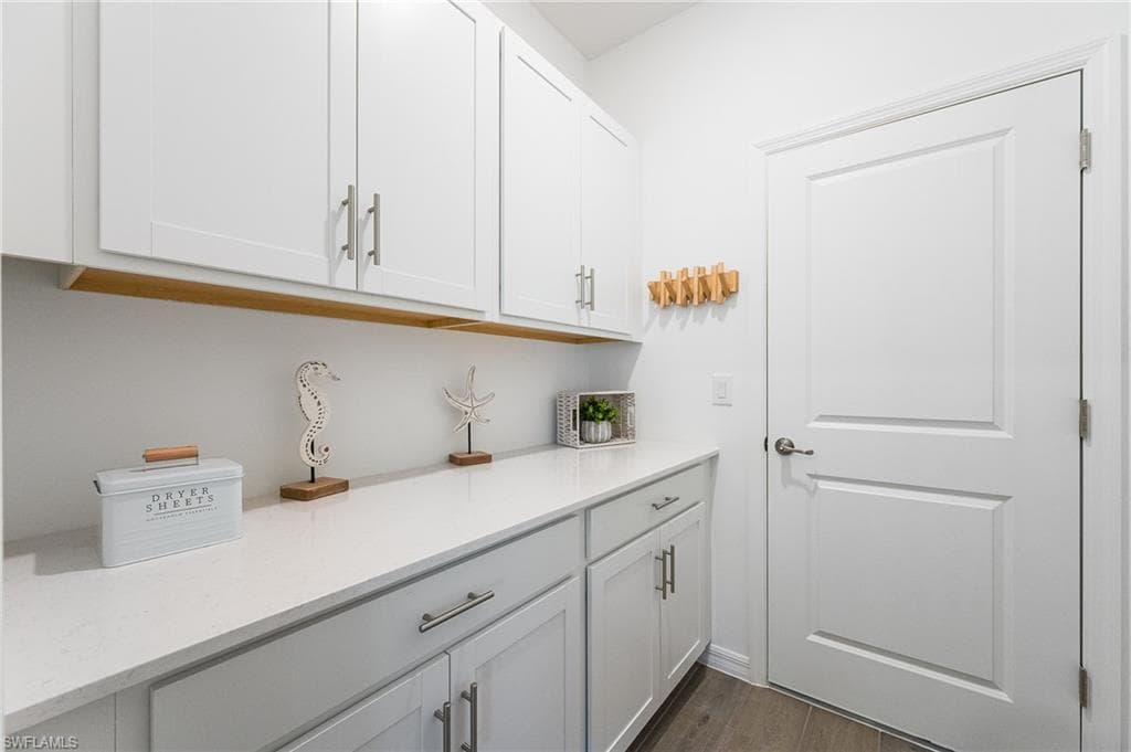 2318 Avocado Ln, Naples, FL 34120-37