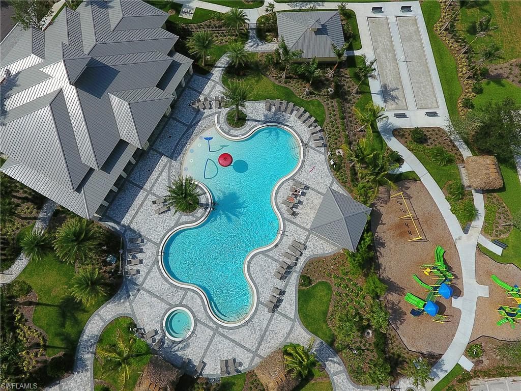 2318 Avocado Ln, Naples, FL 34120-42