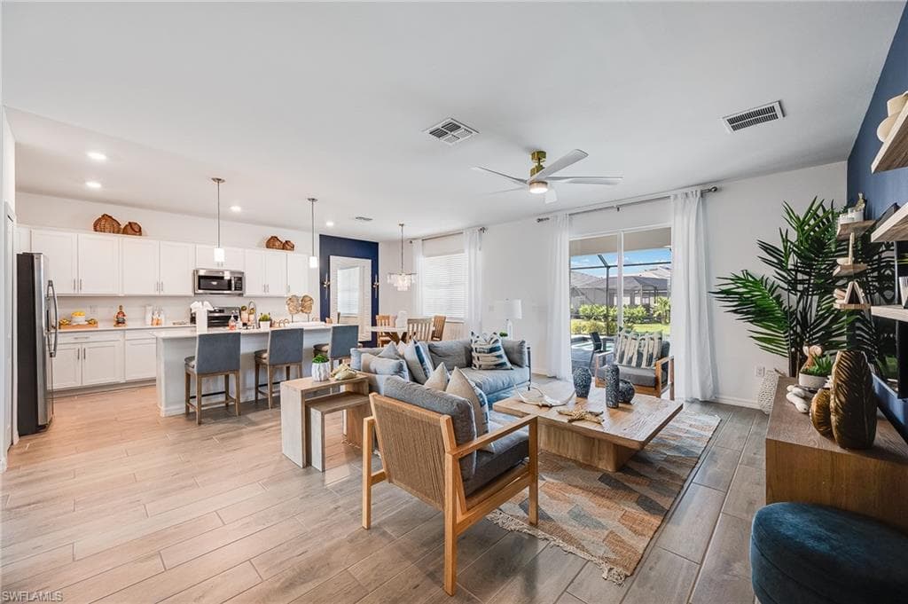 2318 Avocado Ln, Naples, FL 34120-3