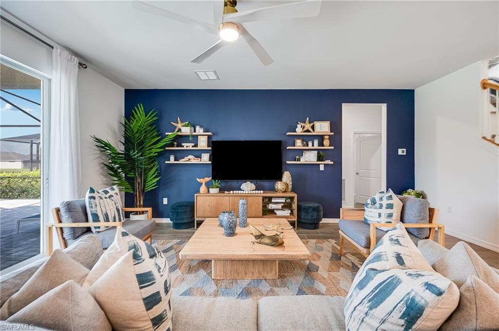 2318 Avocado Ln, Naples, FL 34120-5