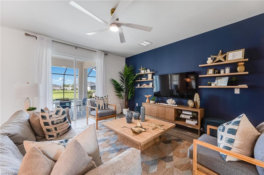 2318 Avocado Ln, Naples, FL 34120-7