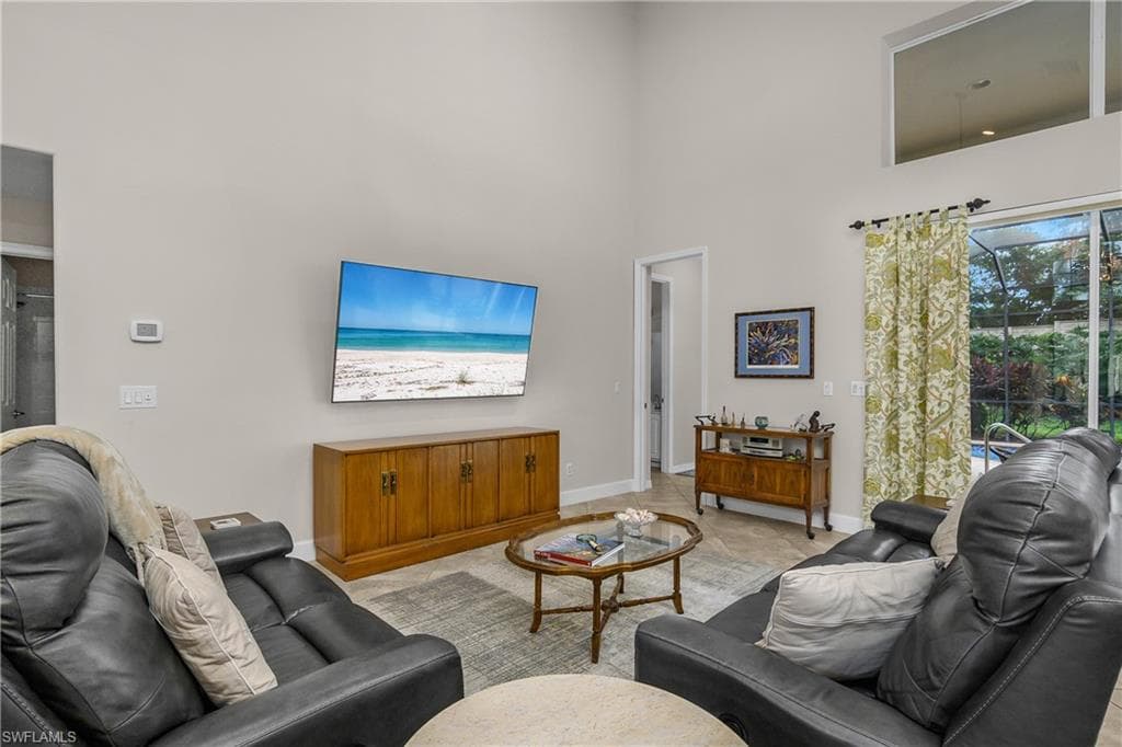 8816 Ventura Way, Naples, FL 34109-10