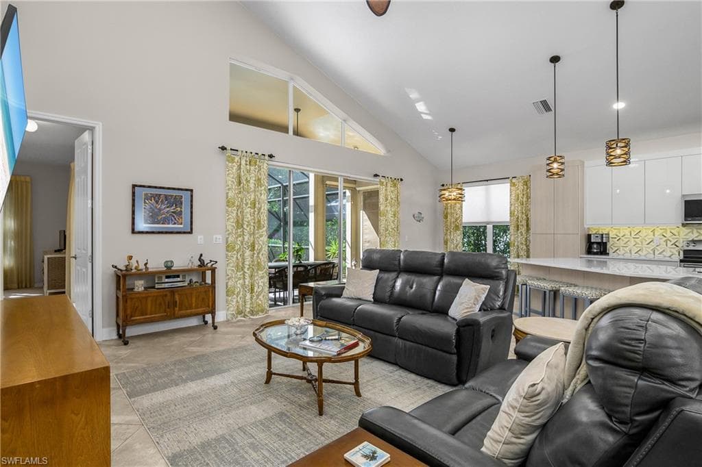 8816 Ventura Way, Naples, FL 34109-11