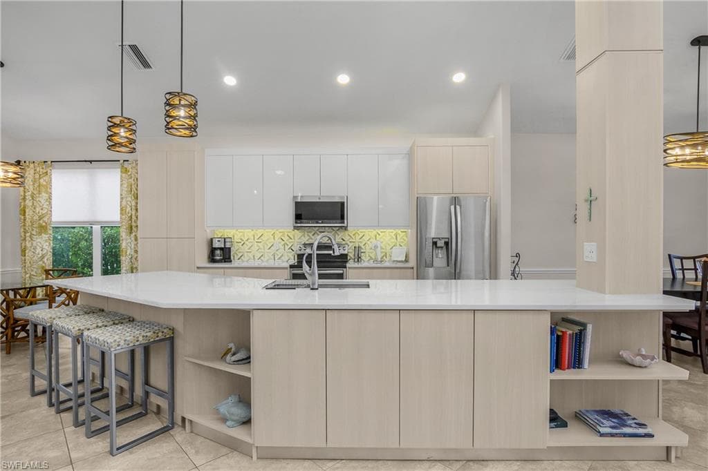 8816 Ventura Way, Naples, FL 34109-15